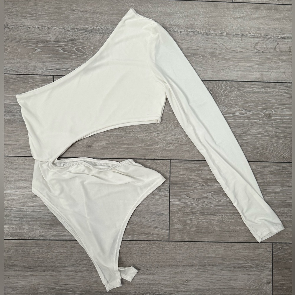 Nasty gal white off shoulder white bodysuit (small)